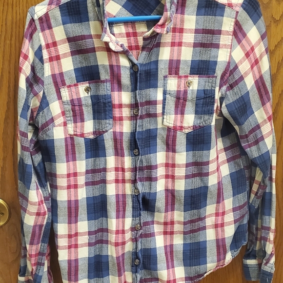 3 button ups - Picture 3 of 3